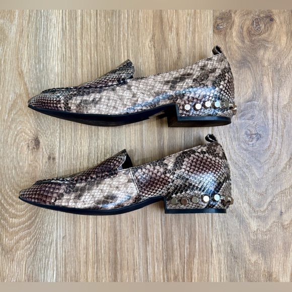 Jeffrey Campbell 7M Barnett Snake Embossed Studded Heel Loafer Python Brown LNC - Picture 3 of 7
